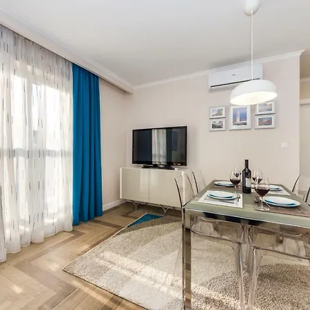 Apartament Luxury Goldy *